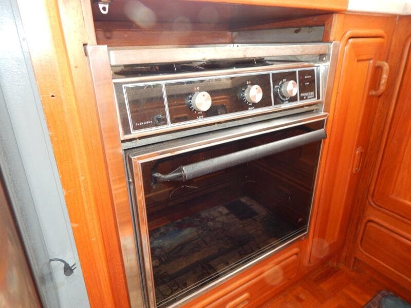 1996 Egg Harbor by Cayman