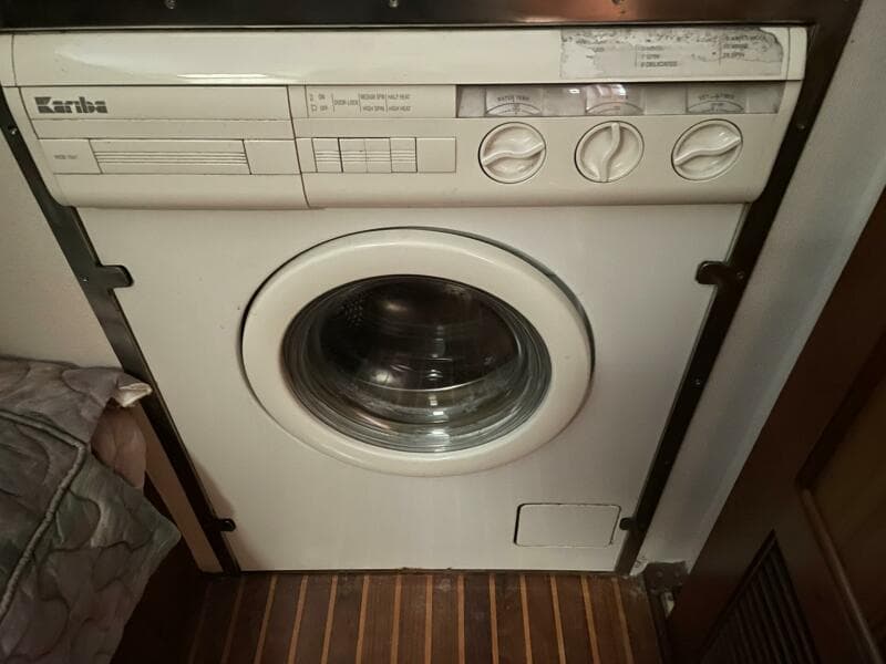 1996 Egg Harbor by Cayman