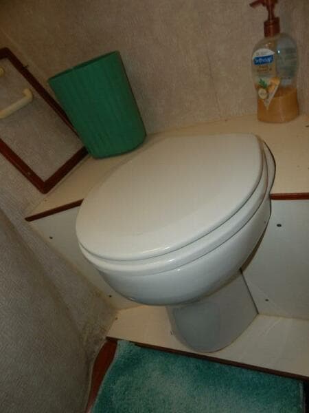 1996 Egg Harbor by Cayman