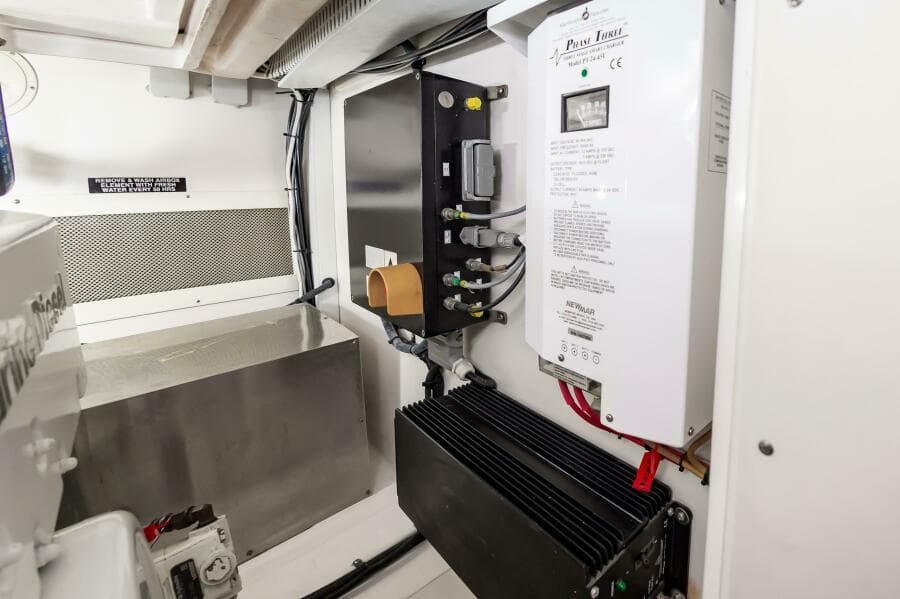 2008 Cabo 40 Express