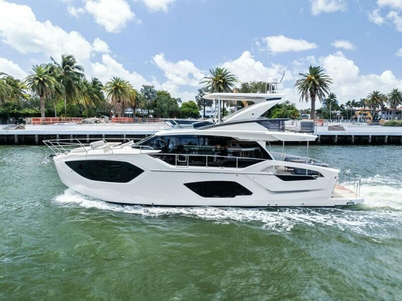 2023 Absolute 52 Fly