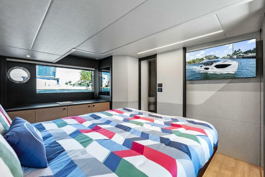 2023 Absolute 52 Fly