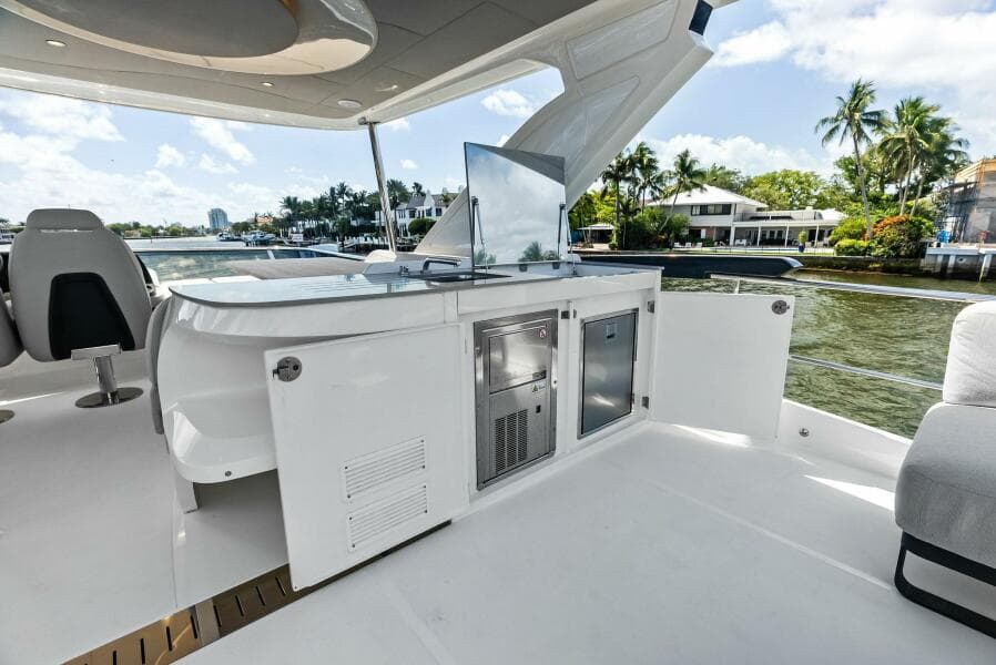 2023 Absolute 52 Fly