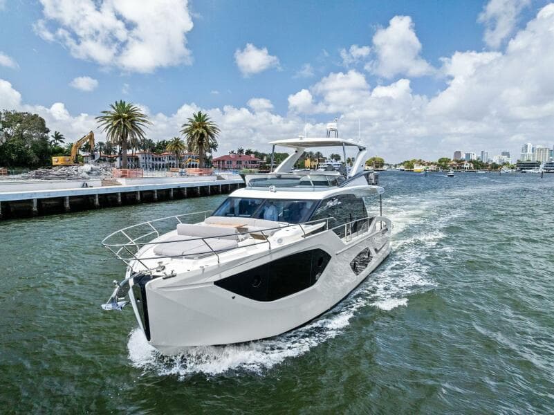 2023 Absolute 52 Fly