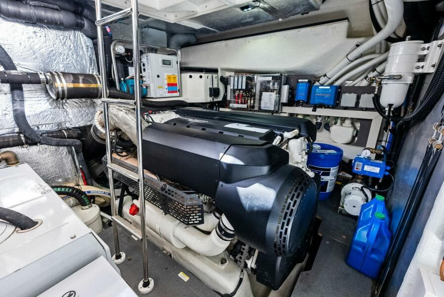 2023 Absolute 52 Fly