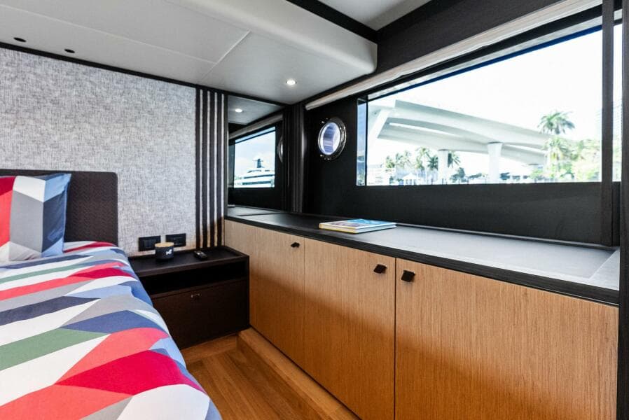 2023 Absolute 52 Fly