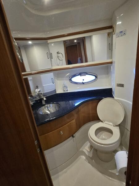 Carver Guest Bedroom Head 4