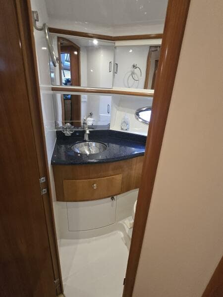 Carver Guest Bedroom Head 2