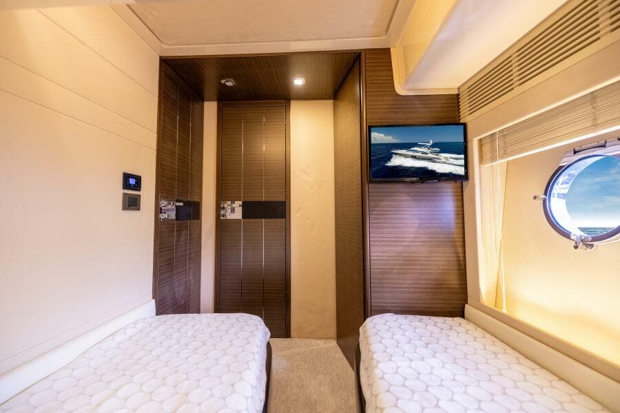 Azimut 64 A/Sea - Interior Guest Stateroom