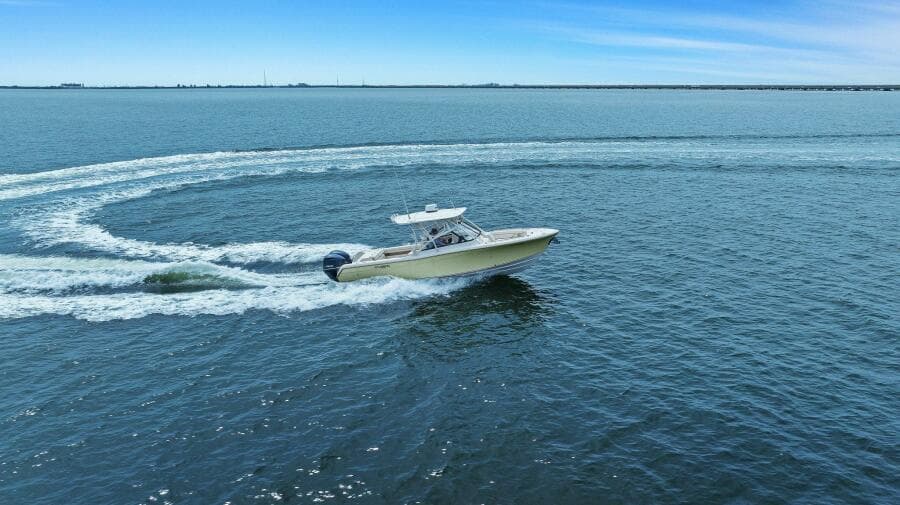 2016 Grady White 28 Freedom