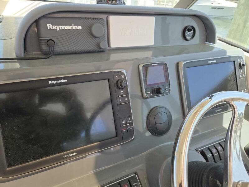 2013 Pursuit 345 Offshore