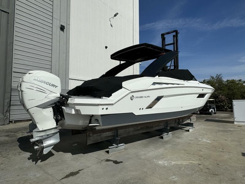 2019 Cruisers Yachts 338