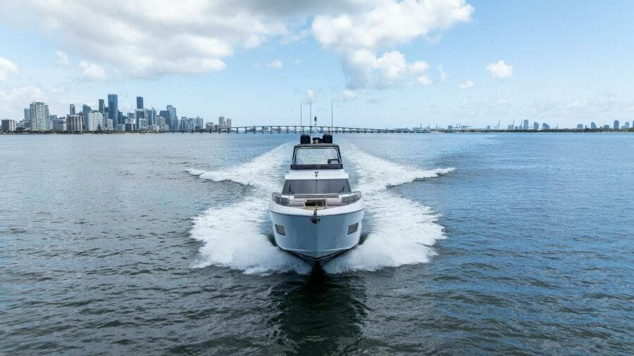 2023 Ferretti Yachts 670