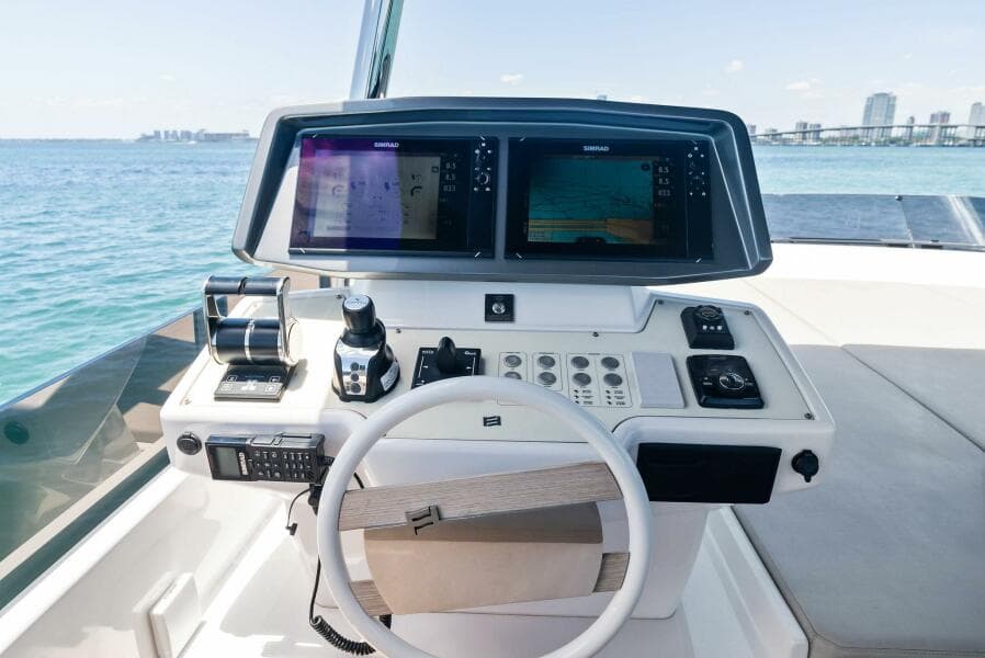 2023 Ferretti Yachts 670