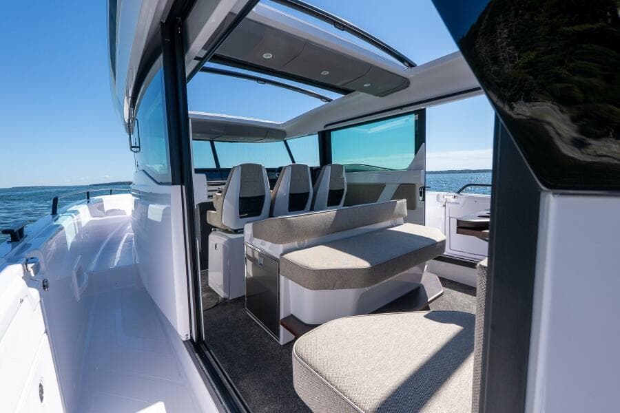 2025 Axopar Cross Cabin