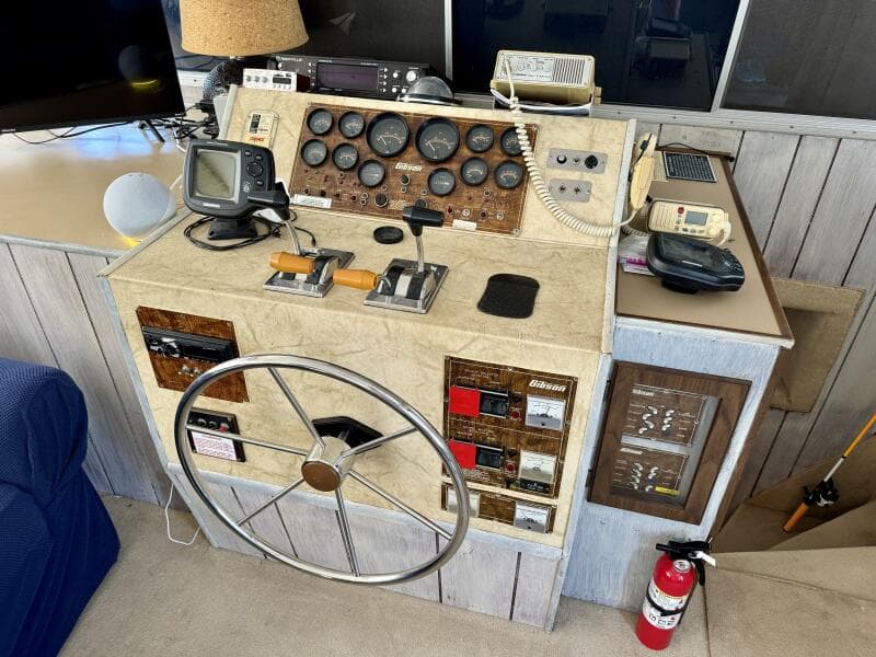 1987 Gibson 14 x 50 Standard