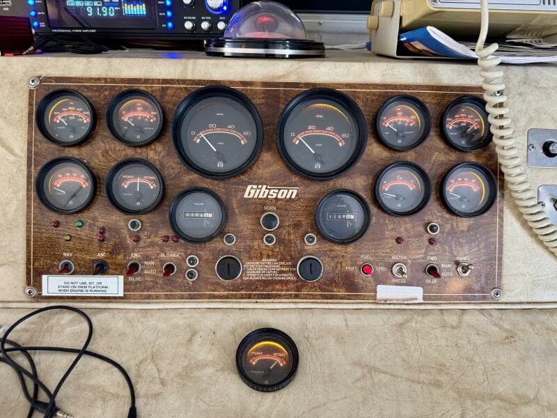 1987 Gibson 14 x 50 Standard