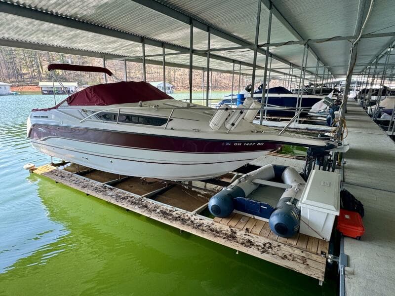 1994 Chaparral Signature 27 Cabin Cruiser