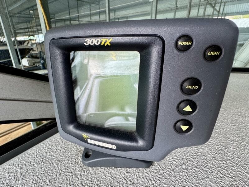 1994 Chaparral Signature 27 Cabin Cruiser