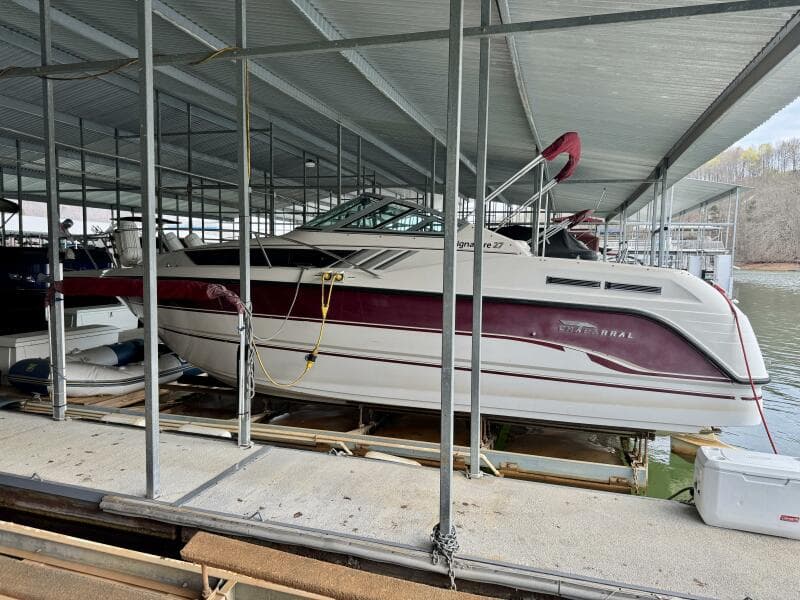 1994 Chaparral Signature 27 Cabin Cruiser