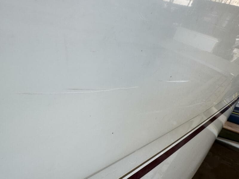 1994 Chaparral Signature 27 Cabin Cruiser