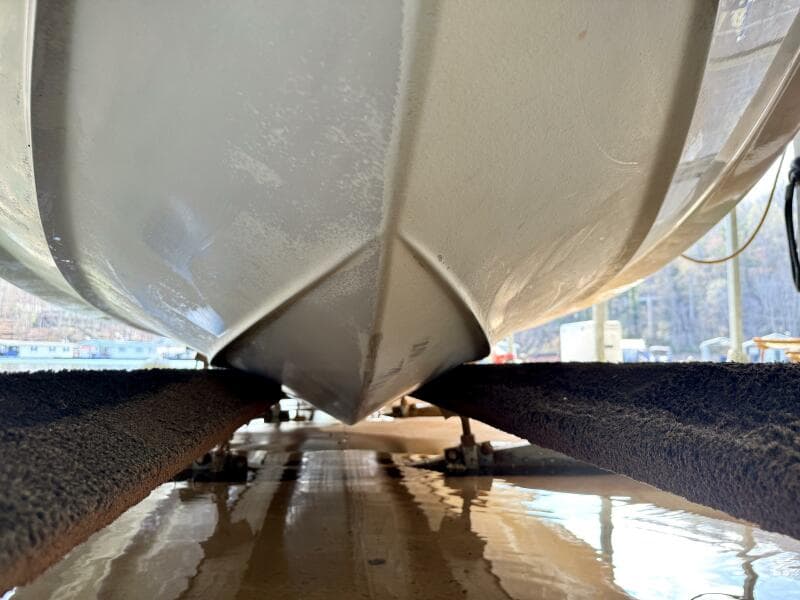 1994 Chaparral Signature 27 Cabin Cruiser