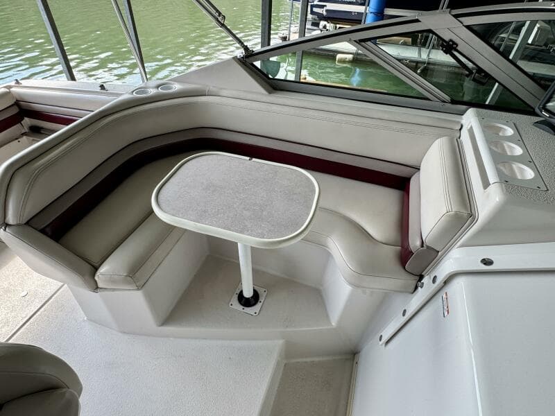 1994 Chaparral Signature 27 Cabin Cruiser