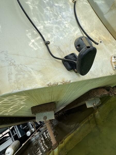 1994 Chaparral Signature 27 Cabin Cruiser