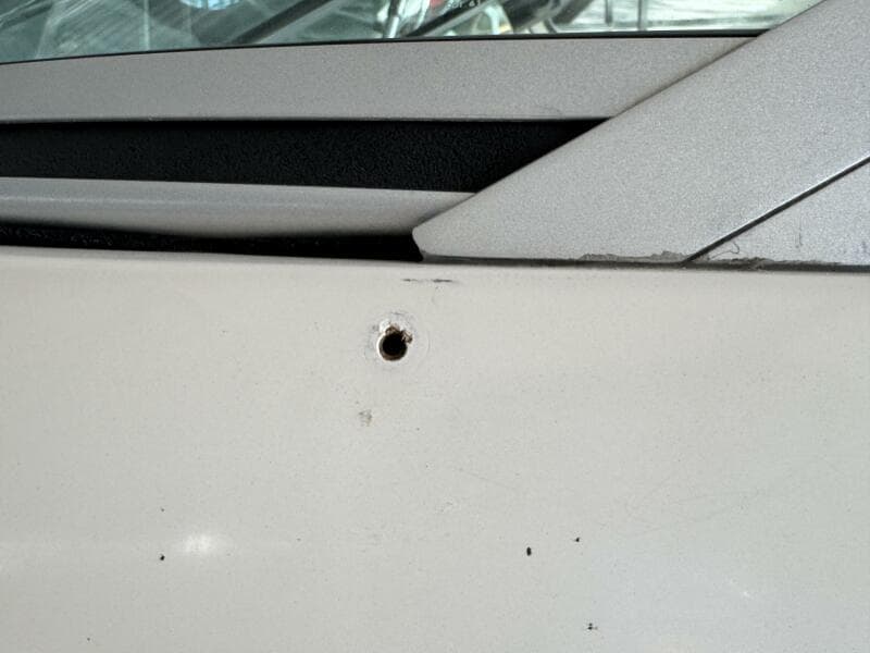 1994 Chaparral Signature 27 Cabin Cruiser