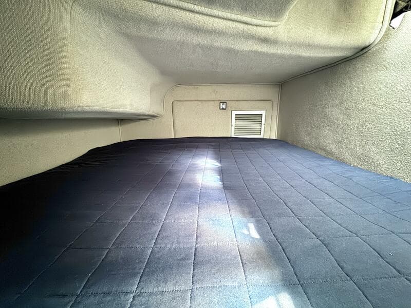 1994 Chaparral Signature 27 Cabin Cruiser