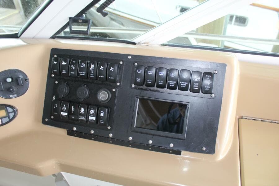 2004 Carver 360 Mariner