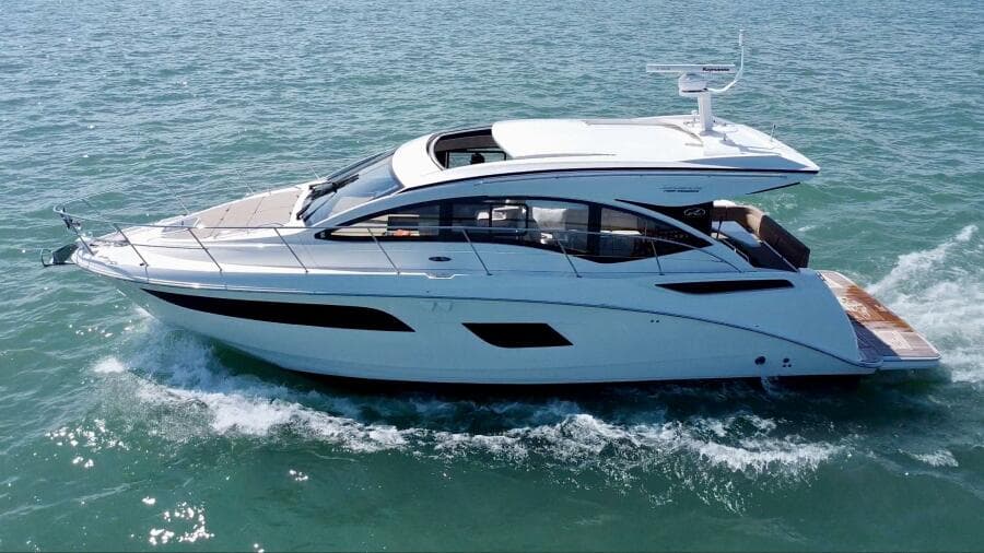 2017 Sea Ray 400 Sundancer