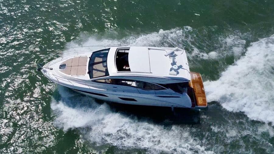 2017 Sea Ray 400 Sundancer