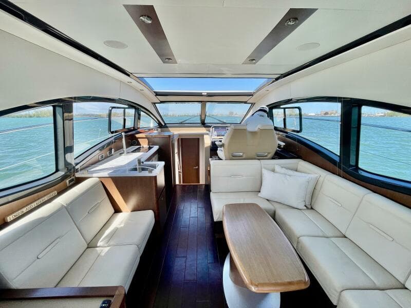 2017 Sea Ray 400 Sundancer