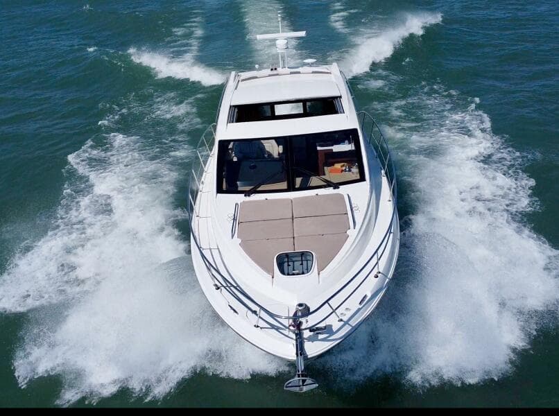 2017 Sea Ray 400 Sundancer