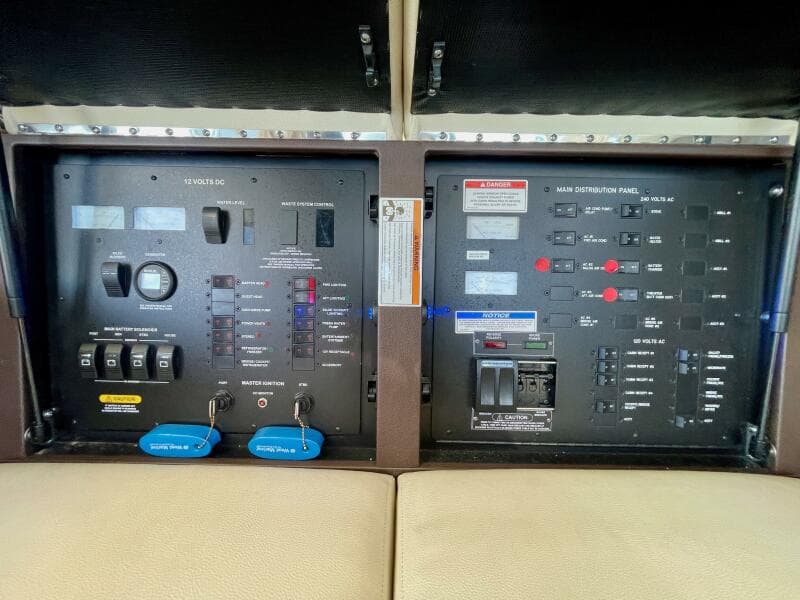 2017 Sea Ray 400 Sundancer