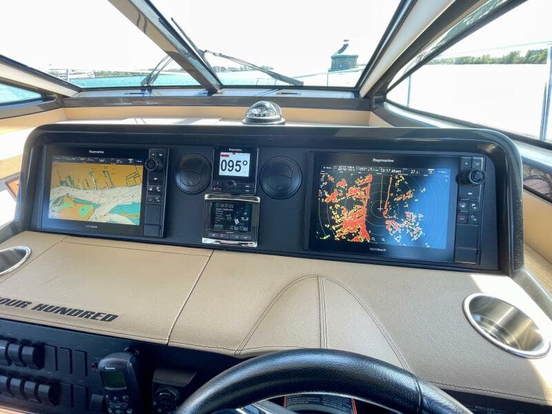 2017 Sea Ray 400 Sundancer