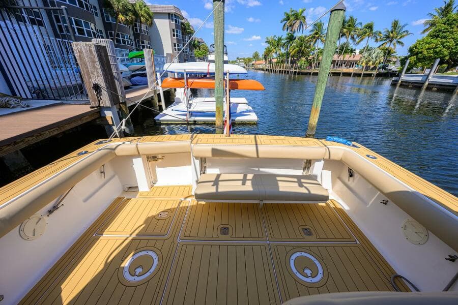 Tiara 3100 LE Black Jack - Cockpit