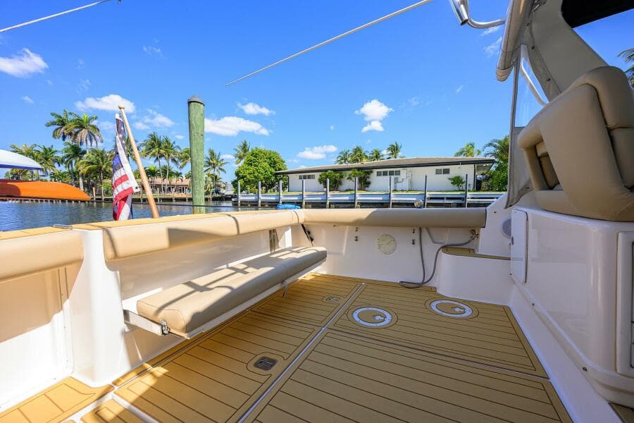 Tiara 3100 LE Black Jack - Cockpit