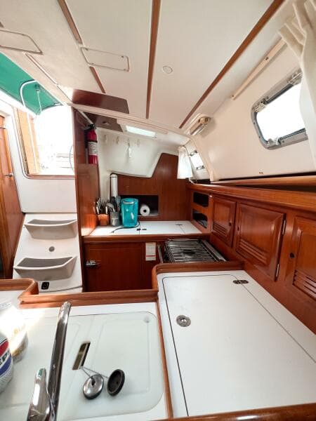 2002 Beneteau 361