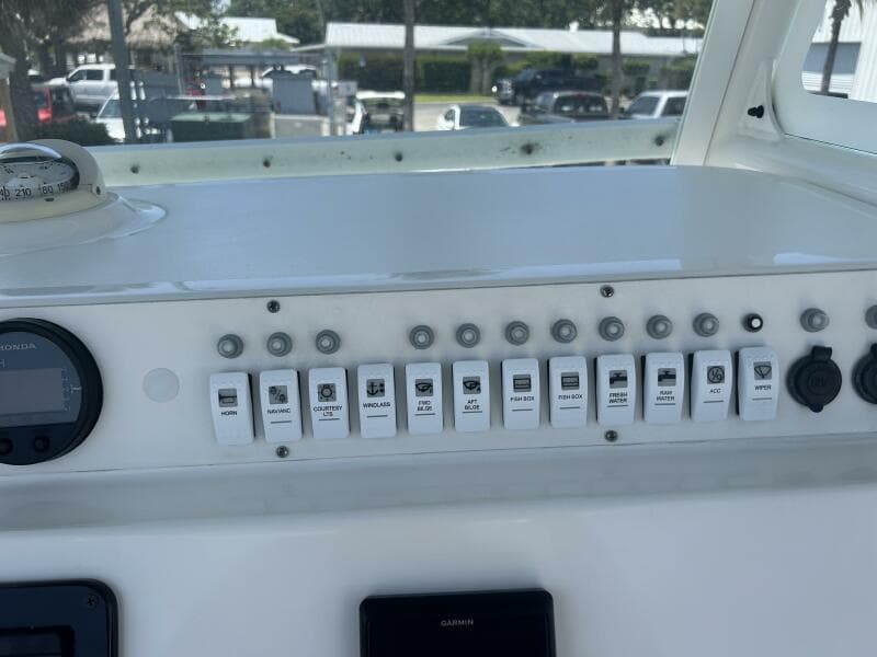 2007 Everglades 240CC