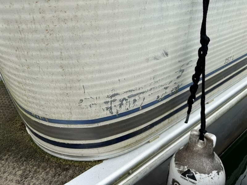 2002 Bennington 257L Pontoon Boat