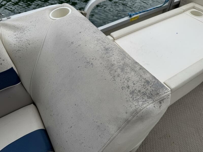 2002 Bennington 257L Pontoon Boat