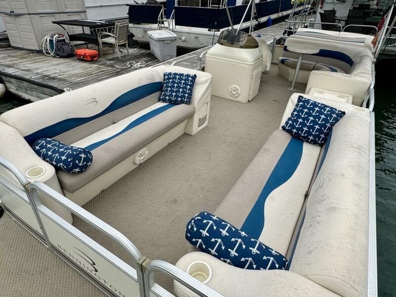 2002 Bennington 257L Pontoon Boat
