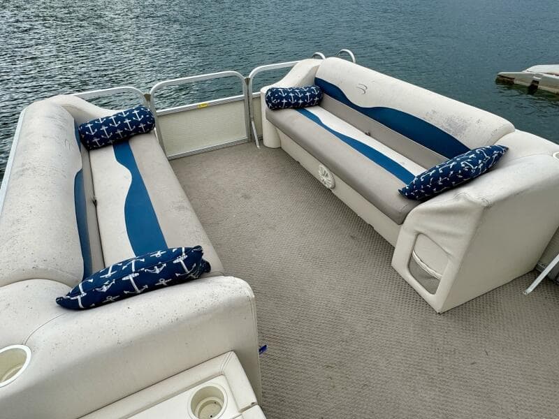 2002 Bennington 257L Pontoon Boat