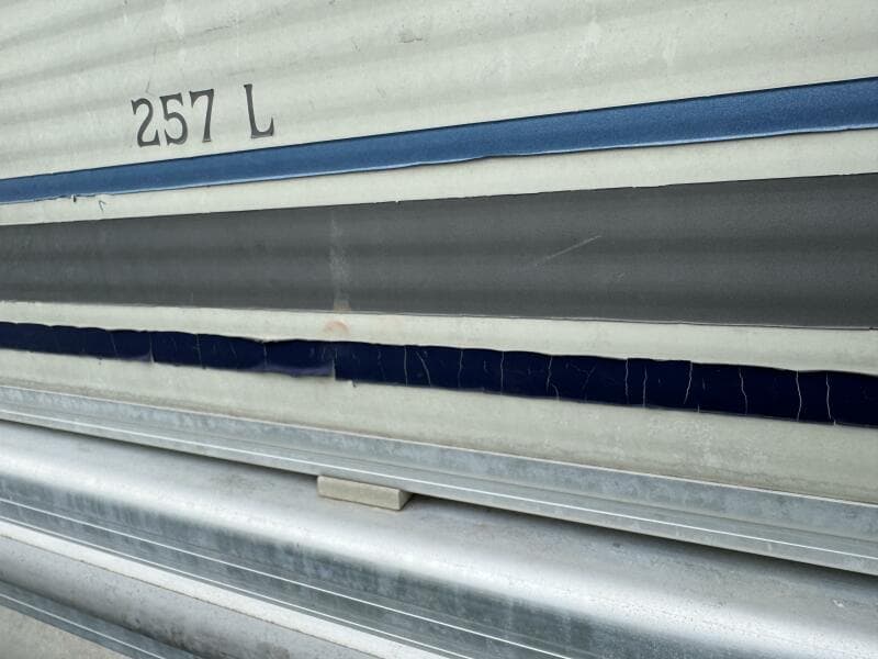 2002 Bennington 257L Pontoon Boat