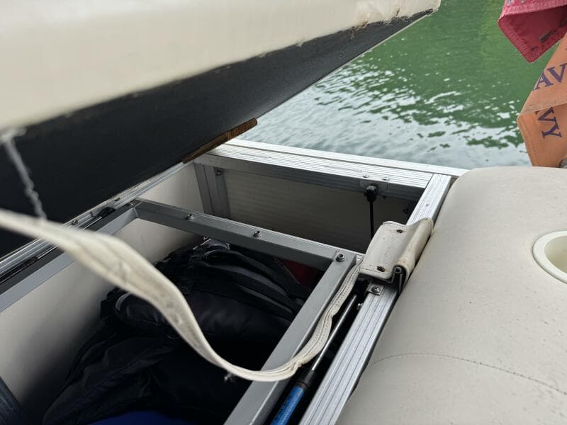 2002 Bennington 257L Pontoon Boat