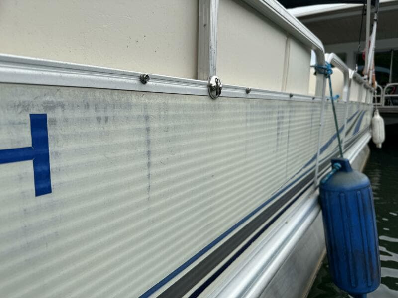 2002 Bennington 257L Pontoon Boat