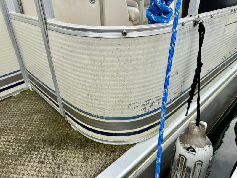 2002 Bennington 257L Pontoon Boat