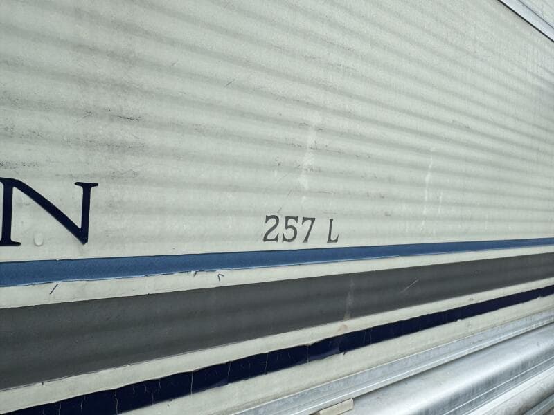 2002 Bennington 257L Pontoon Boat